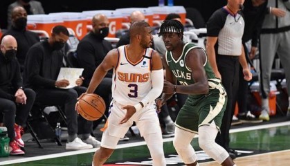  雄鹿字母哥强势发挥轻取篮网