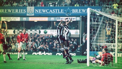  曼城横扫联赛创纪录，瓜帅战术显威力