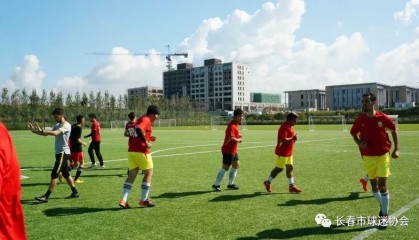  足球城德比万人空巷，城市荣耀在此一战