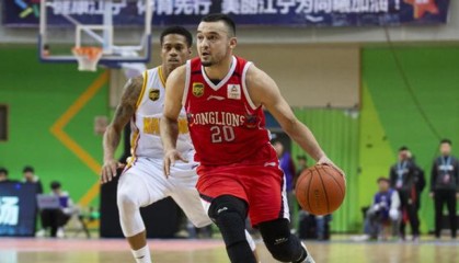  王哲林双二十加冕福建擒下南京同曦