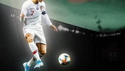  新星闪耀赛场，年轻前锋独中三元