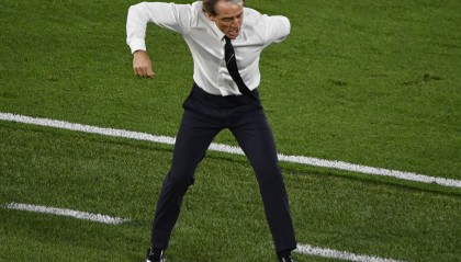  中国金花郑钦文晋级八强，刷新个人最佳战绩