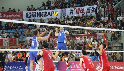  布斯塔红土专家，布宜诺斯艾利斯站成功卫冕