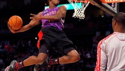  扣篮大赛创意无限，飞行大队竞逐天际