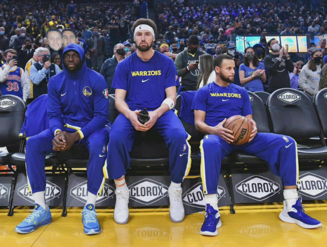  篮球名宿退役仪式温情满满