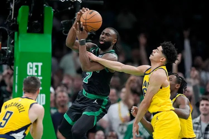  杰伦布朗强势发挥凯尔特人力克篮网