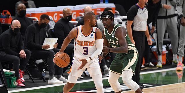  雄鹿字母哥强势发挥轻取篮网