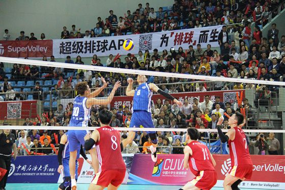  布斯塔红土专家，布宜诺斯艾利斯站成功卫冕