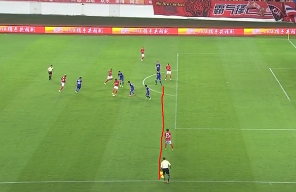  VAR技术改变比赛走向，争议判罚引发热议