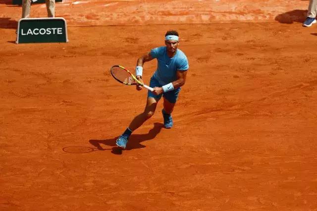  布斯塔红土场地展现泥地之王本色