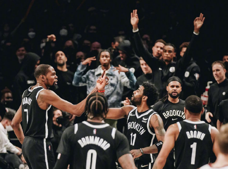  新秀控卫首秀惊艳，关键抢断锁定胜局